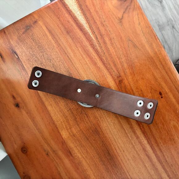 Brown Leather Wrap Cuff Bracelet Large Oval Turquoise Centerpiece Adjustable - Picture 5 of 11